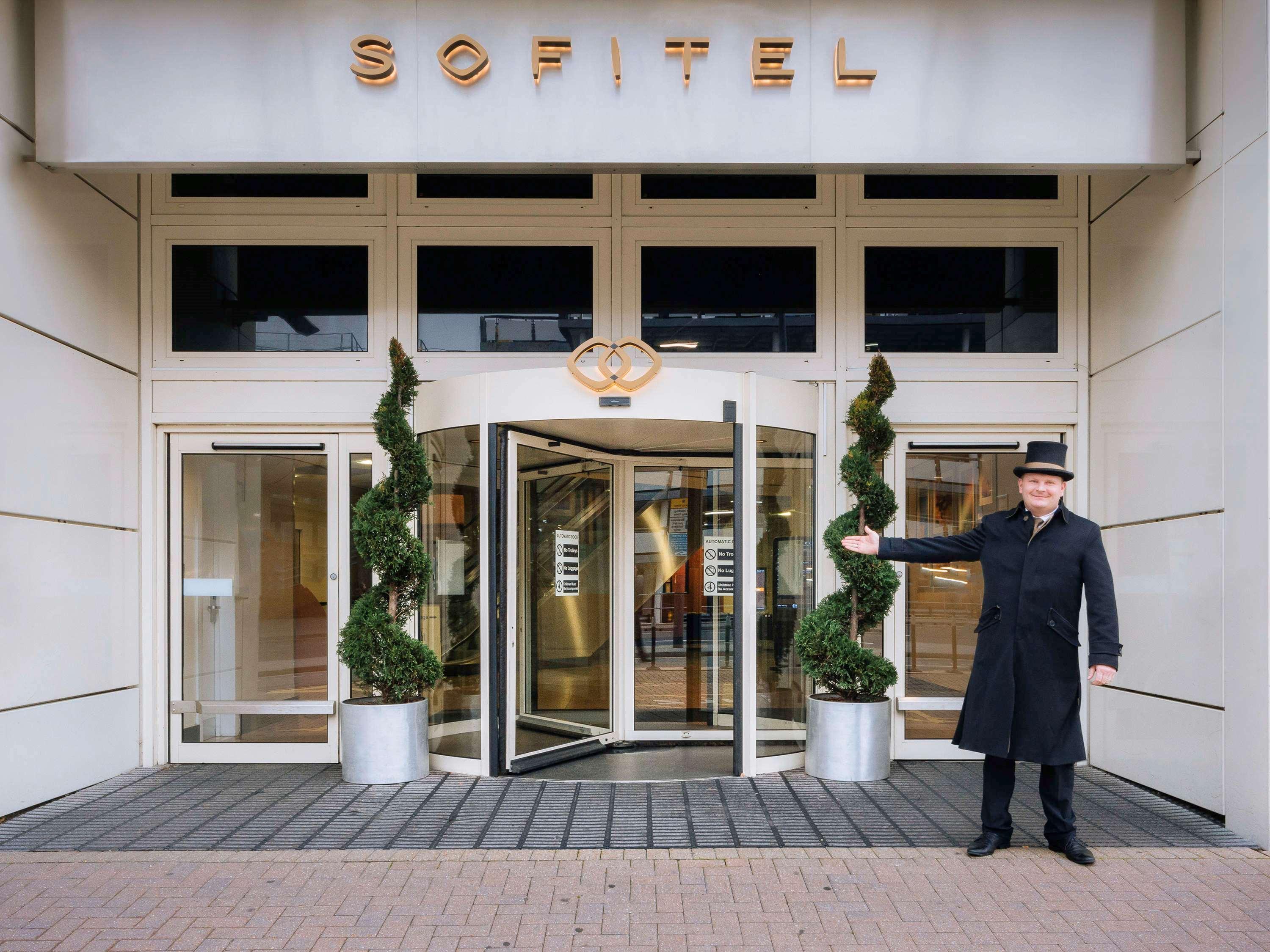 Sofitel London Gatwick Hotel Хорли Екстериор снимка